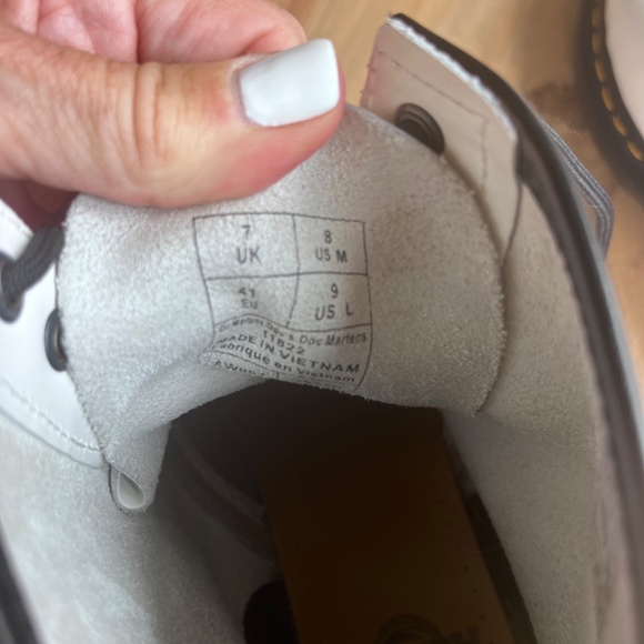 Dr. Martens 1460 Smooth white leather lace up combat boots, US 9 L 8M 41 UK - Picture 9 of 16